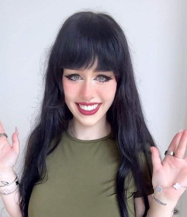 Lara Rose Image
